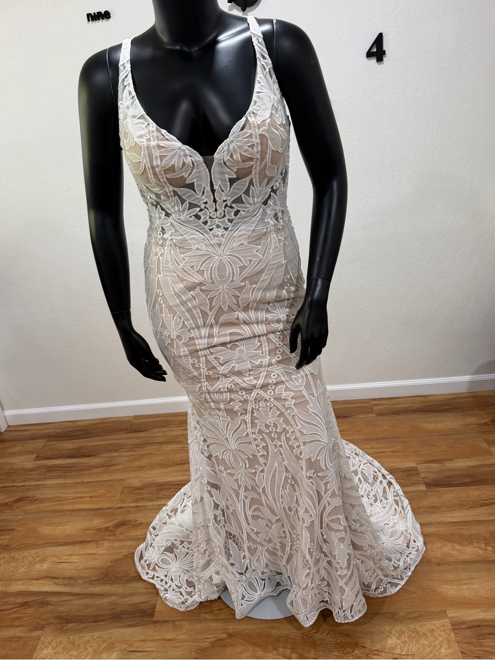 Lillian West 66187 Lace Wedding Dress US 14 Boutique Sample